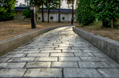 A concrete sidewalk and curbs in Abilene, TX.